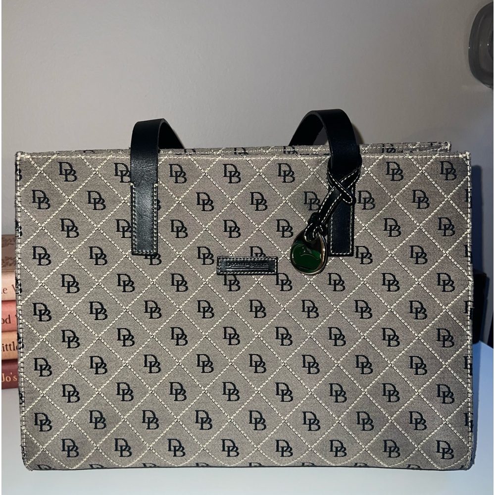 Dooney Bourke shoulder Bag